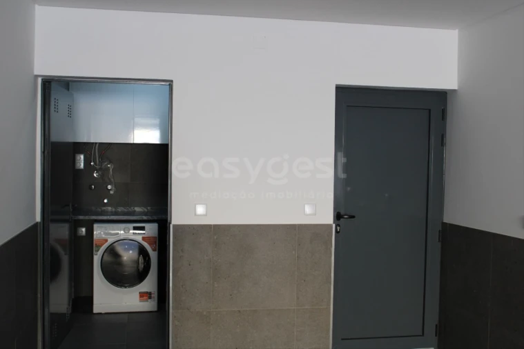 Moradia T4 para Venda em Loures Foto 51