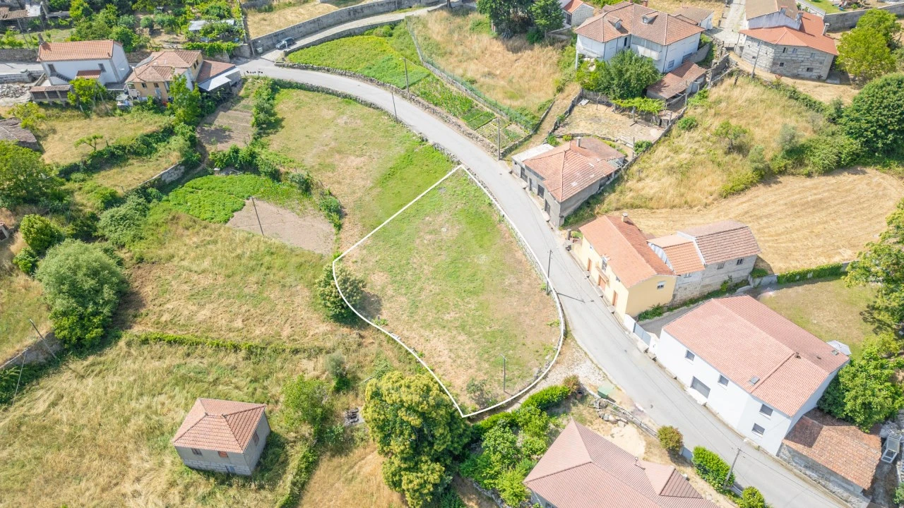 Terreno para Venda em Soutelo de Aguiar Foto 4