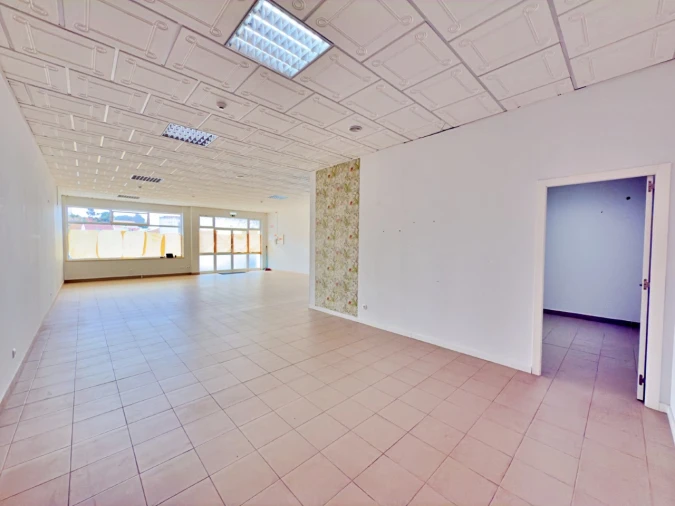 Loja para Arrendamento em Cadaval e Pêro Moniz Foto 4