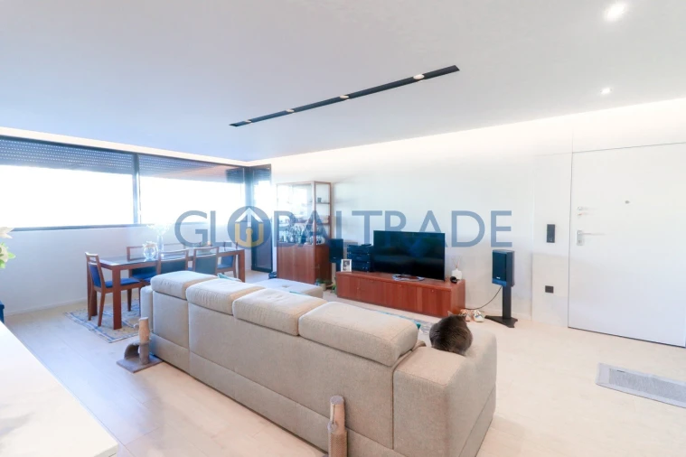 Apartamento T3 para Venda em Fânzeres e São Pedro da Cova Foto 3