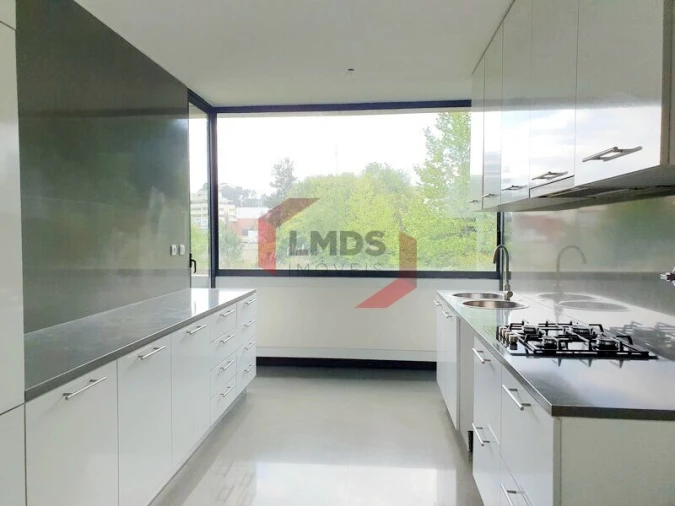 Apartamento T4 para Venda em Mafamude e Vilar do Paraíso Foto 8