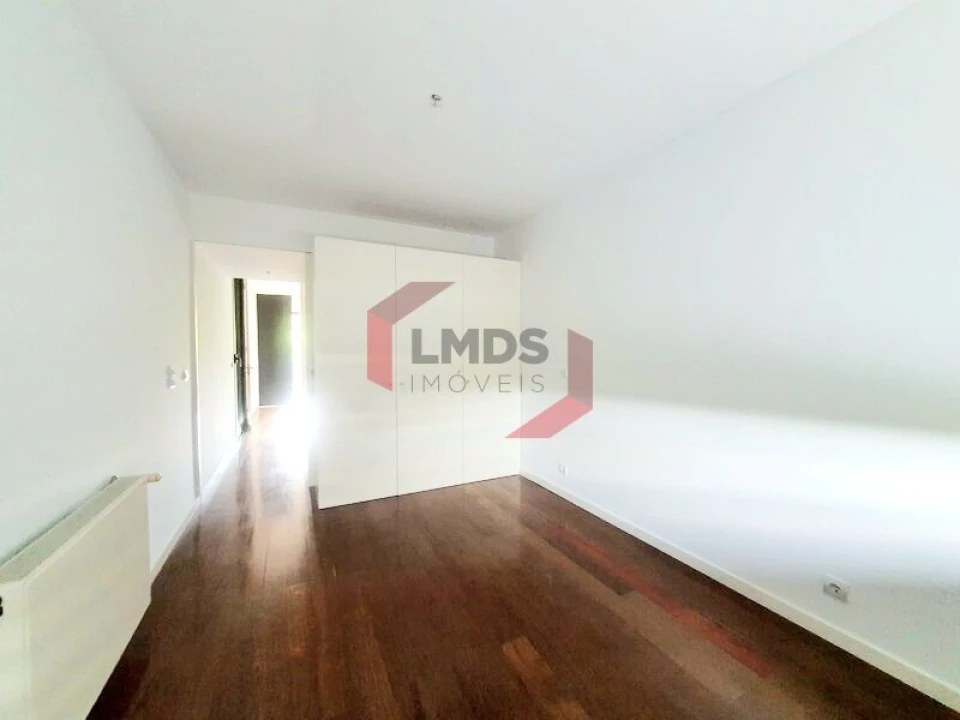 Apartamento T4 para Venda em Mafamude e Vilar do Paraíso Foto 10