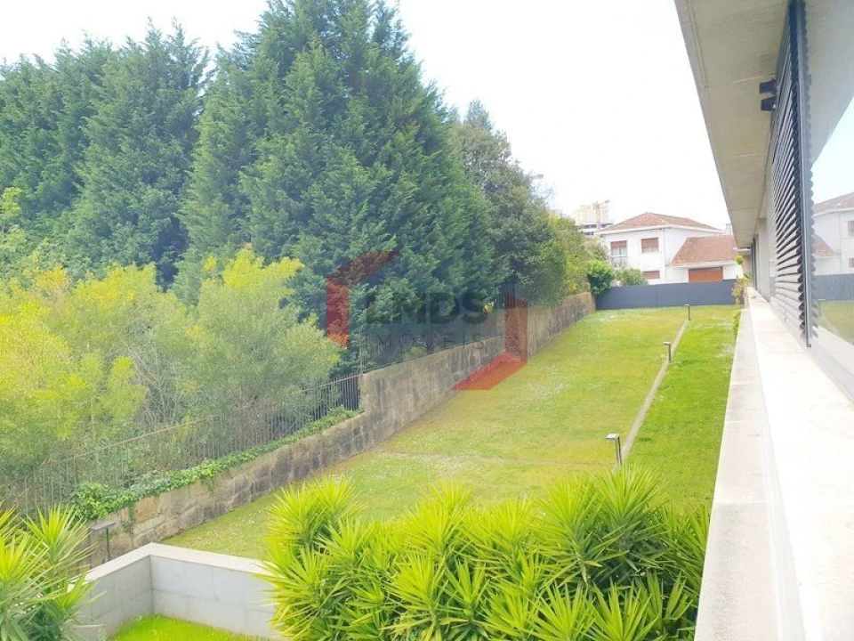 Apartamento T4 para Venda em Mafamude e Vilar do Paraíso Foto 17