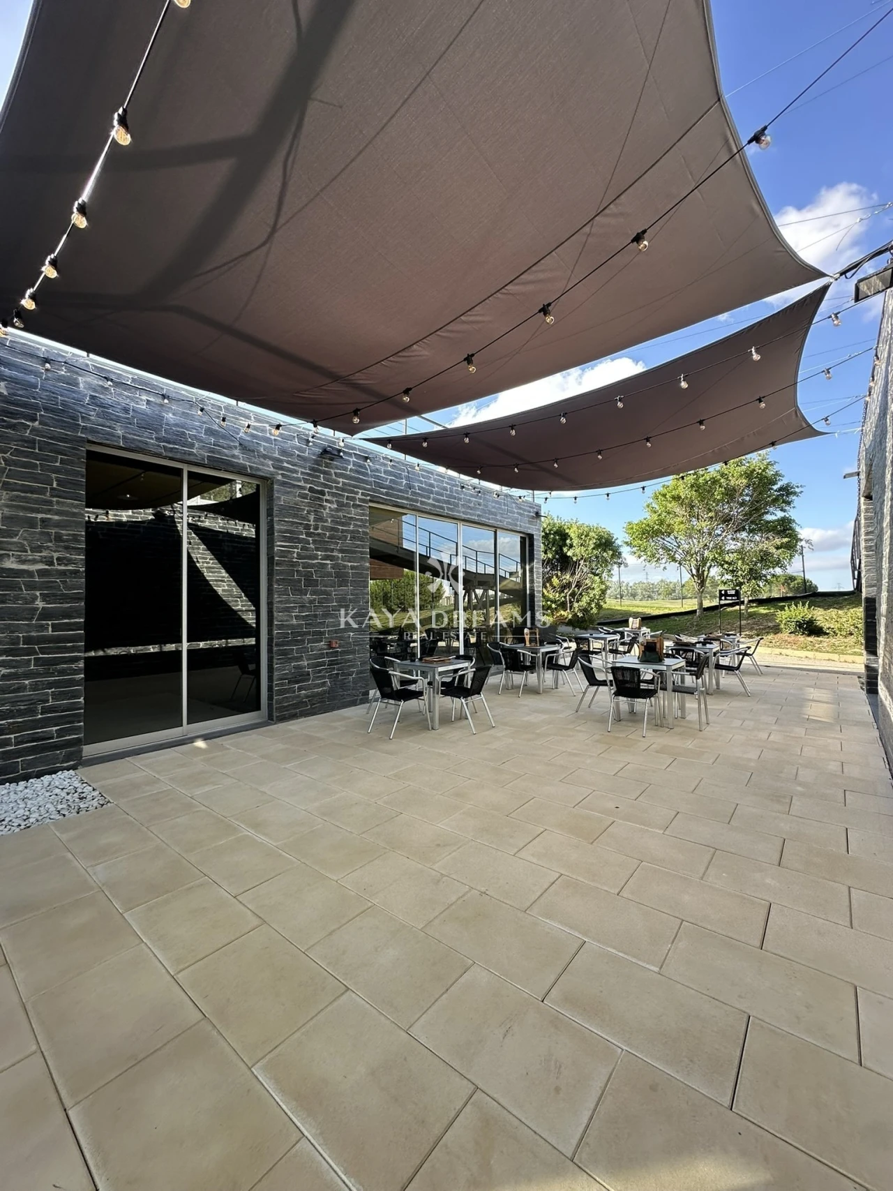 Loja para Arrendamento em Lumiar Foto 1