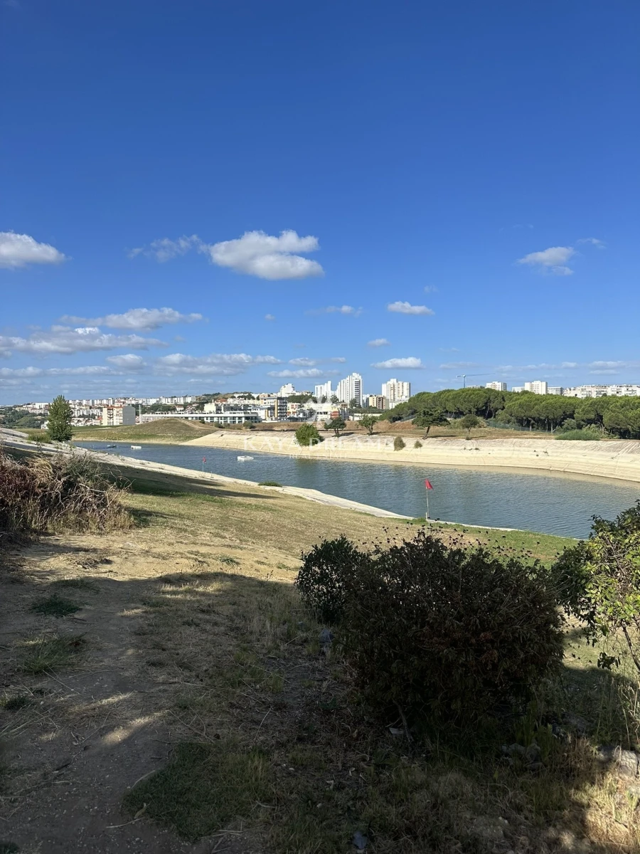 Loja para Arrendamento em Lumiar Foto 4