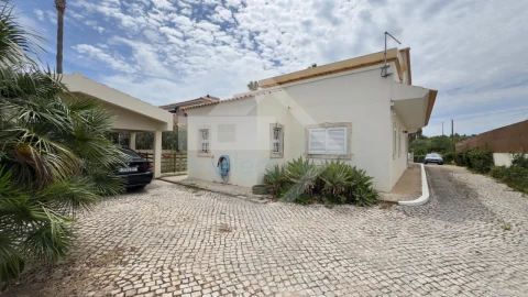 Moradia T4 para Venda em Loule (São Clemente)