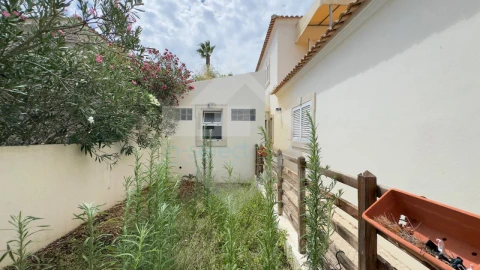 Moradia T4 para Venda em Loule (São Clemente)