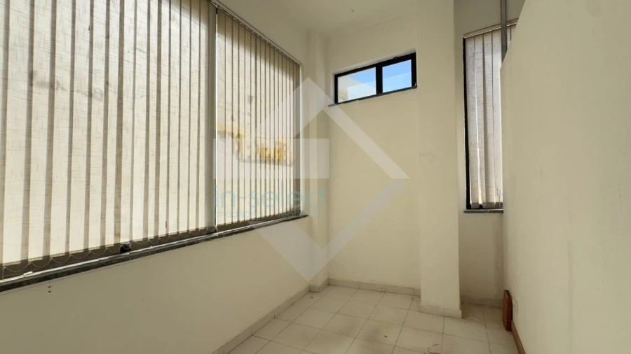 Prédio para Venda em Faro (Sé e São Pedro) Foto 9