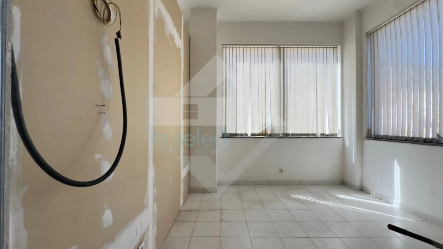 Prédio para Venda em Faro (Sé e São Pedro) Foto 24