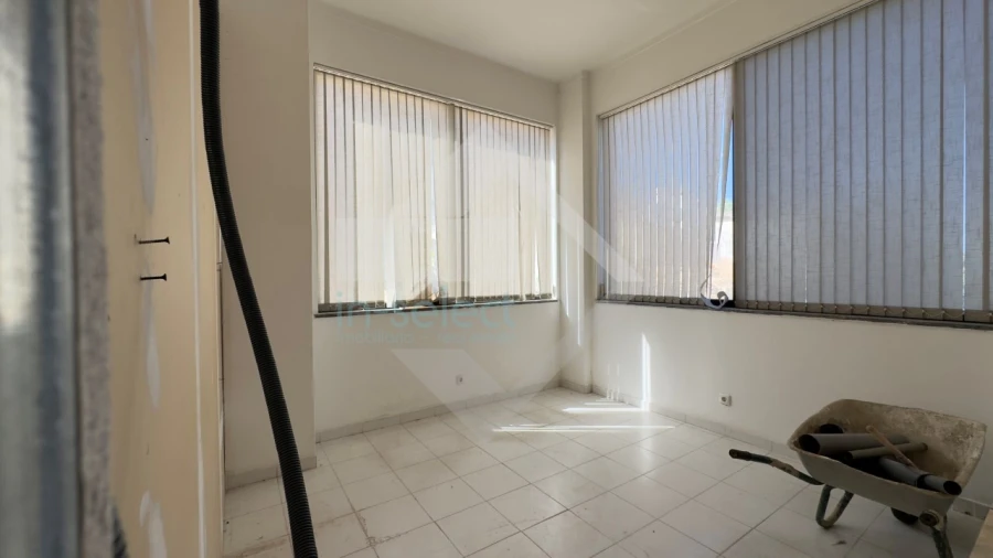 Prédio para Venda em Faro (Sé e São Pedro) Foto 25