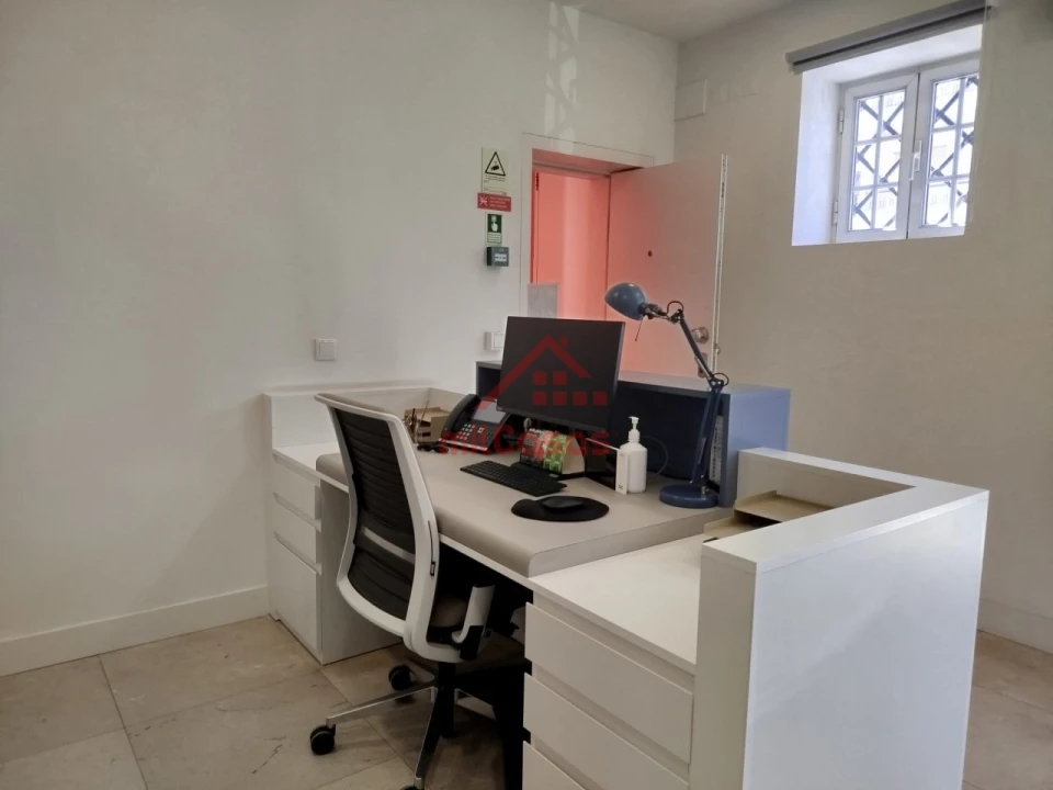Escritório para Arrendamento em Campo de Ourique Foto 26