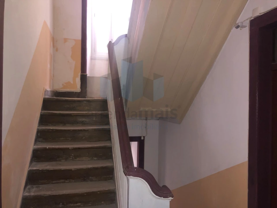 Prédio para Venda em Sé Nova, Santa Cruz, Almedina e São Bartolomeu Foto 1