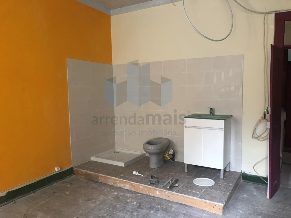 Prédio para Venda em Sé Nova, Santa Cruz, Almedina e São Bartolomeu Foto 11