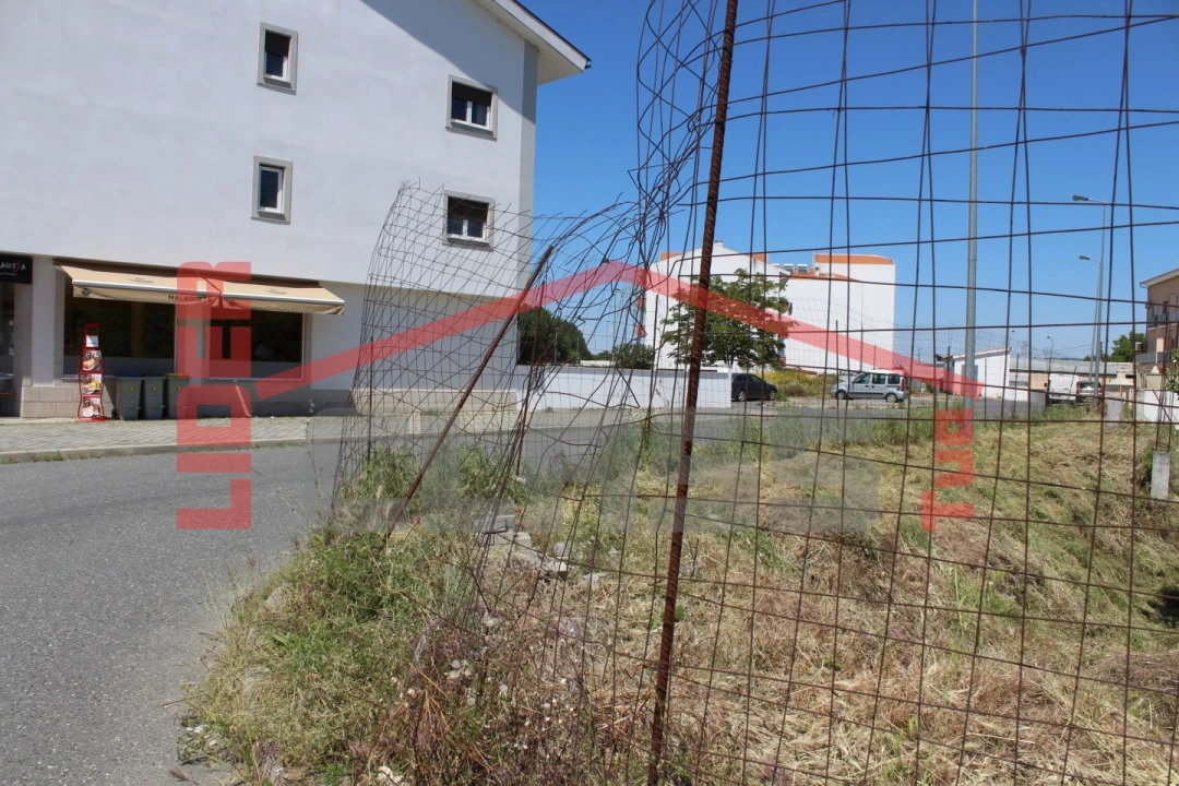 Terreno para Venda em Mirandela Foto 6