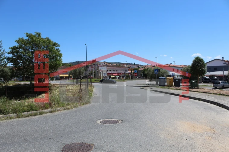 Terreno para Venda em Mirandela Foto 4
