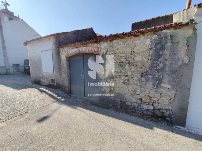 Moradia T2 para Venda em Casal Comba Foto 3