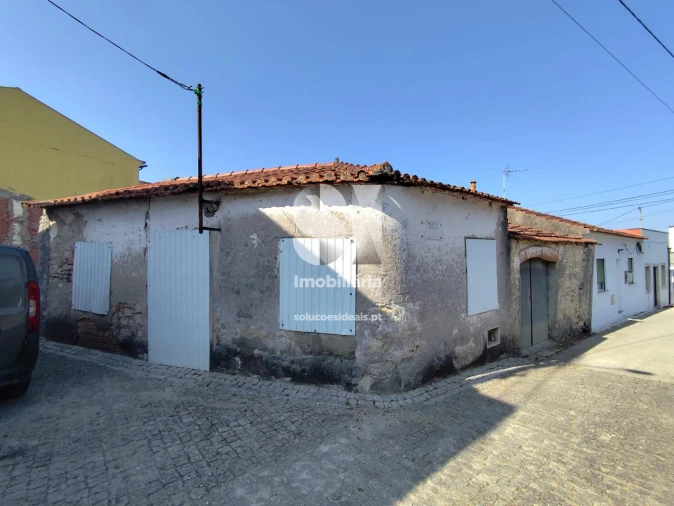 Moradia T2 para Venda em Casal Comba