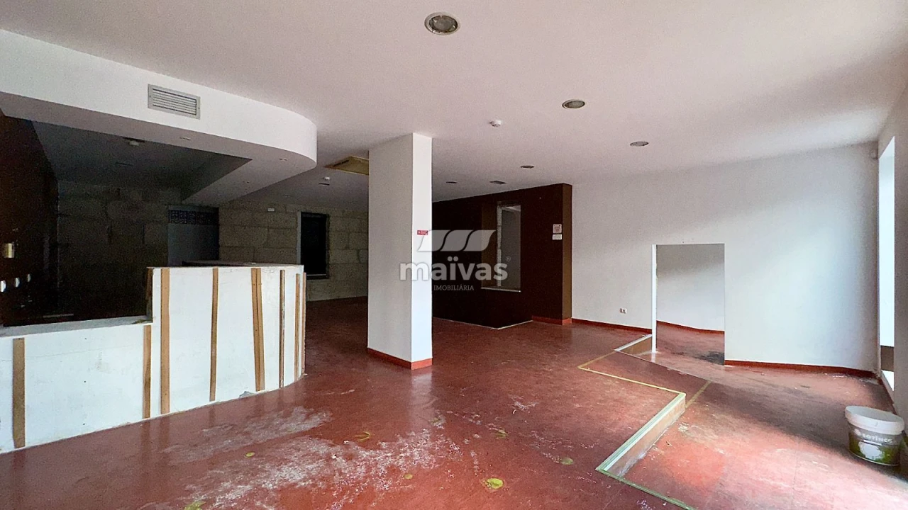 Loja para Venda em Campelo e Ovil Foto 2