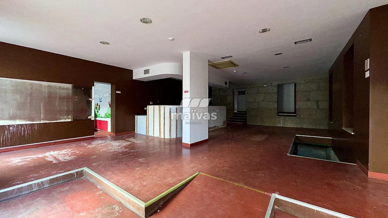 Loja para Venda em Campelo e Ovil Foto 3