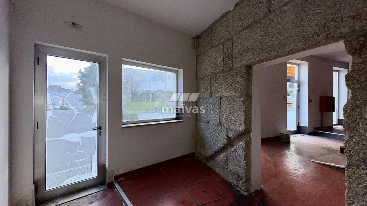 Loja para Venda em Campelo e Ovil Foto 12