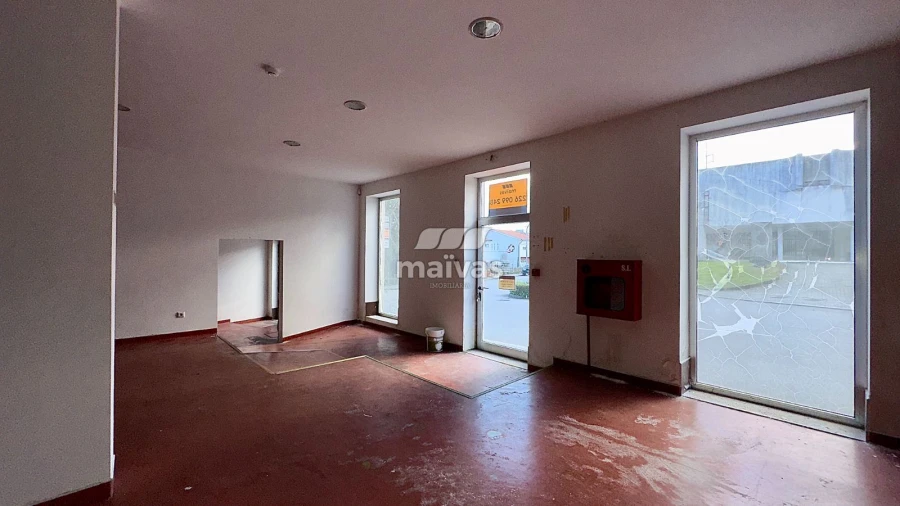 Loja para Venda em Campelo e Ovil Foto 5