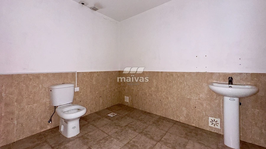 Loja para Venda em Campelo e Ovil Foto 17