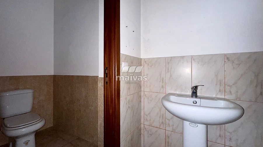 Loja para Venda em Campelo e Ovil Foto 28