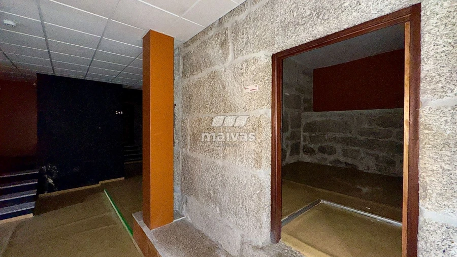 Loja para Venda em Campelo e Ovil Foto 32