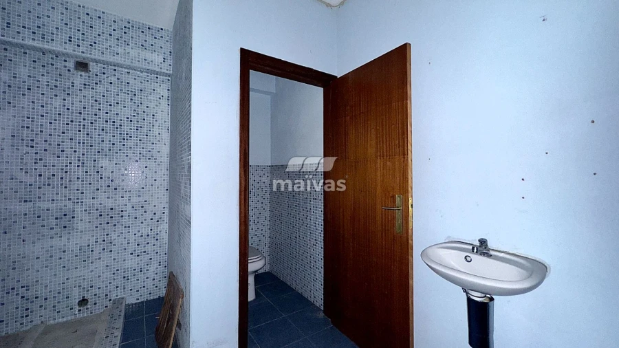 Loja para Venda em Campelo e Ovil Foto 39