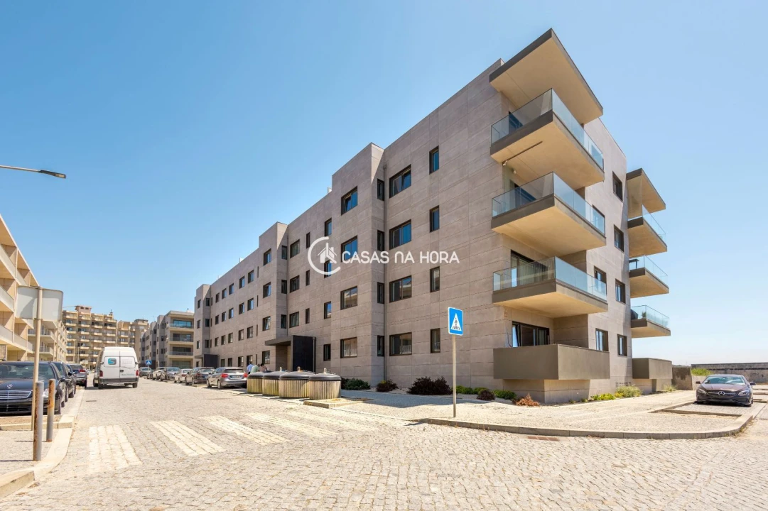 Apartamento T2 para Arrendamento em Arvore Foto 1