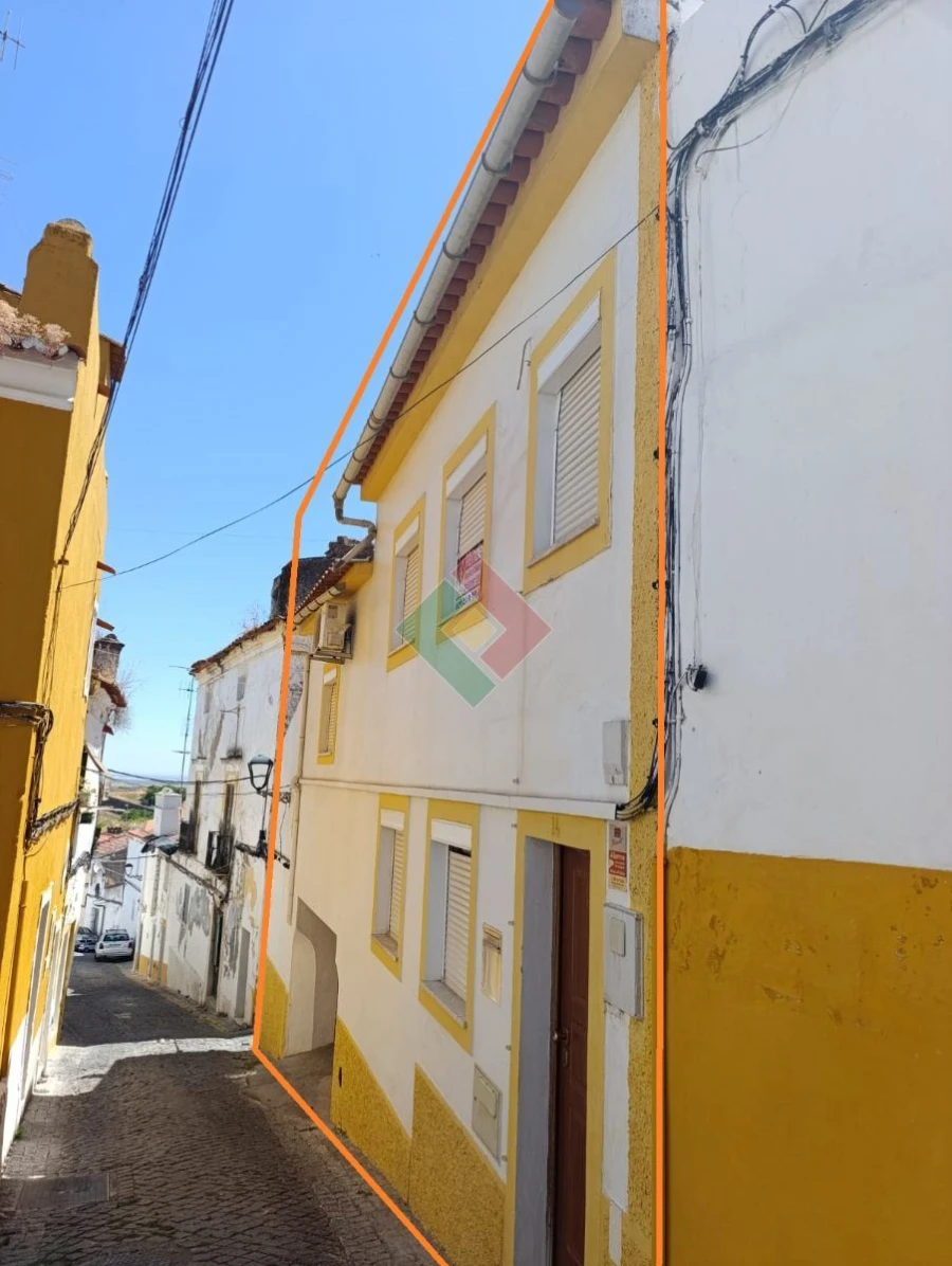 Moradia T5 para Venda em Caia, São Pedro e Alcáçova Foto 1