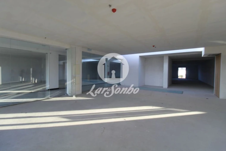 Loja para Arrendamento em Barqueiros Foto 3