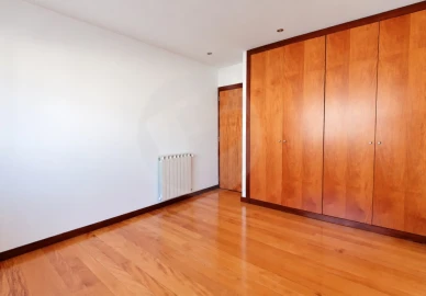 Apartamento T3 para Arrendamento em Póvoa de Varzim, Beiriz e Argivai