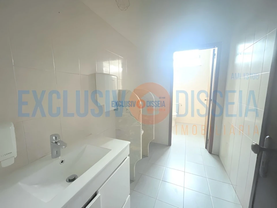 Loja para Venda em Oliveira do Bairro Foto 13