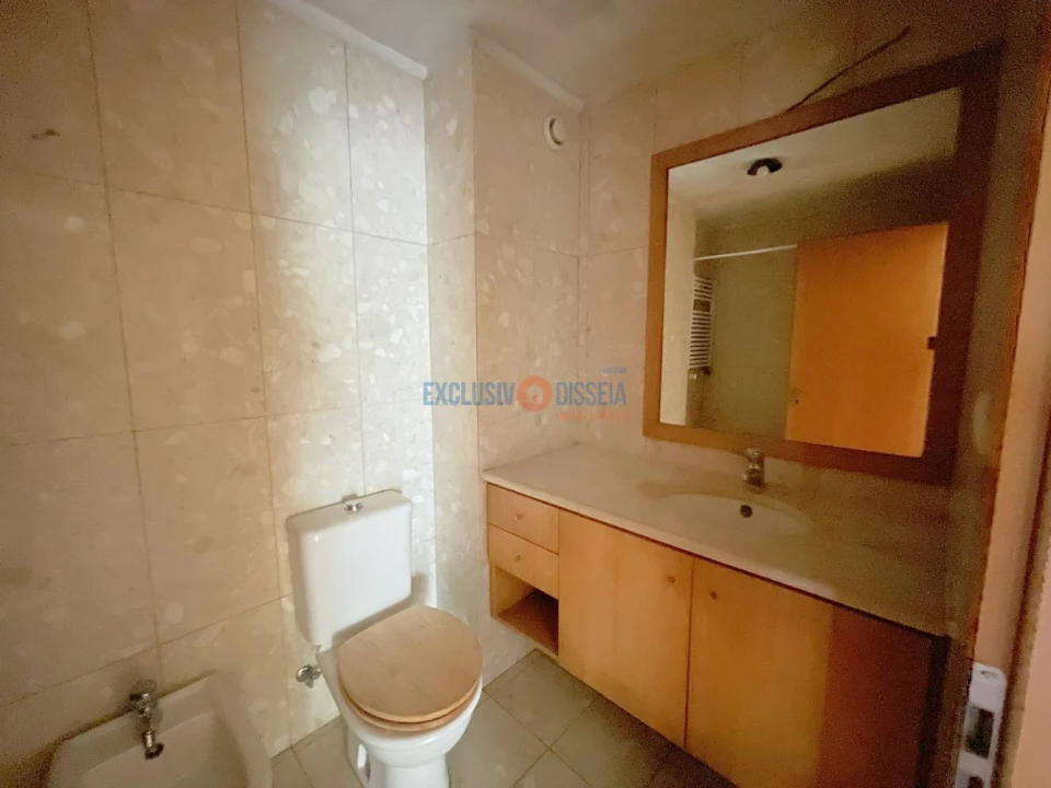 Apartamento T2 para Venda em Lordelo do Ouro e Massarelos Foto 7