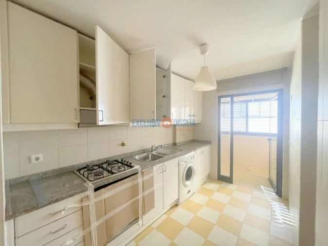 Apartamento T2 para Venda em Lordelo do Ouro e Massarelos Foto 3