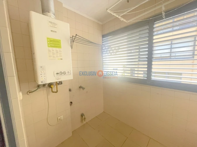 Apartamento T2 para Venda em Lordelo do Ouro e Massarelos Foto 13