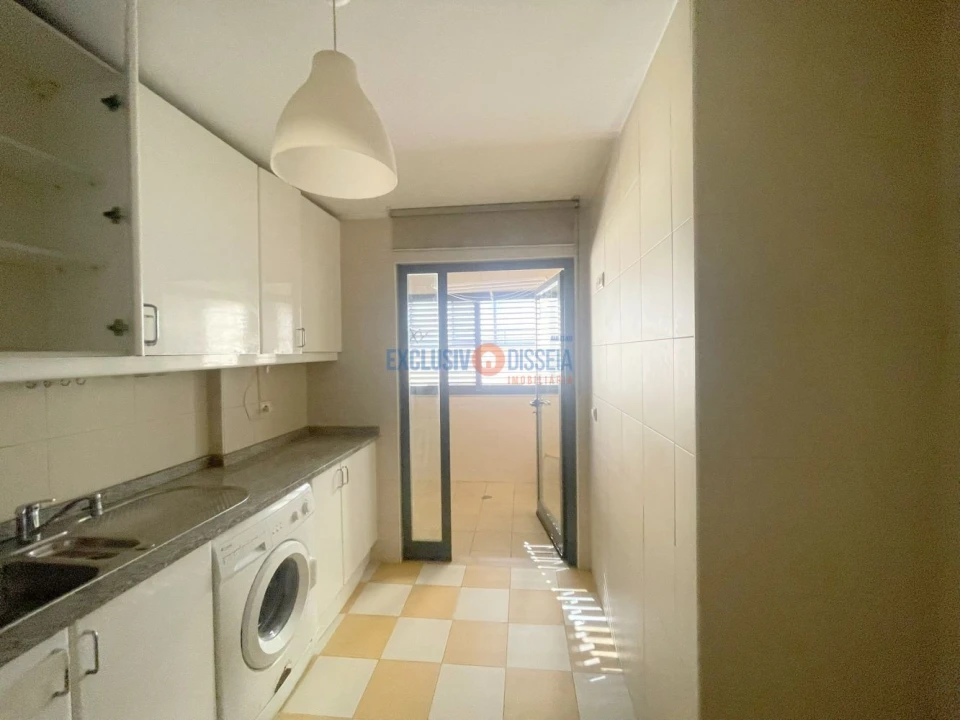 Apartamento T2 para Venda em Lordelo do Ouro e Massarelos Foto 2