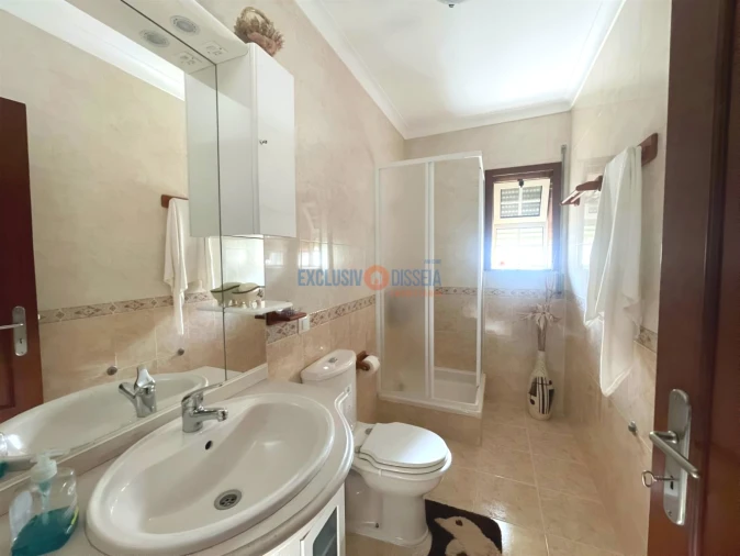 Moradia T4 para Venda em Aguada de Cima Foto 10