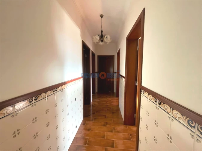 Moradia T4 para Venda em Aguada de Cima Foto 11