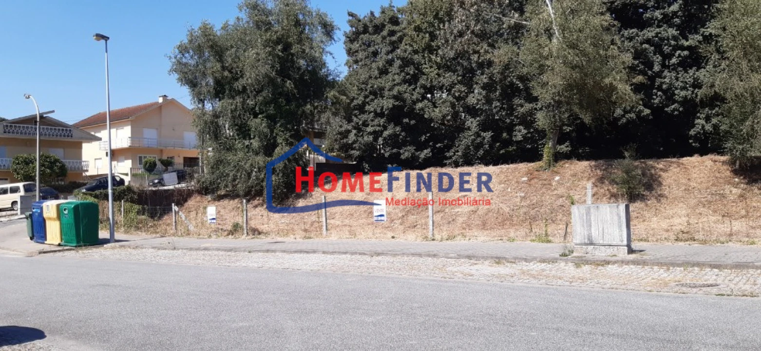 Terreno para Venda em Vila Cova da Lixa e Borba de Godim Foto 1