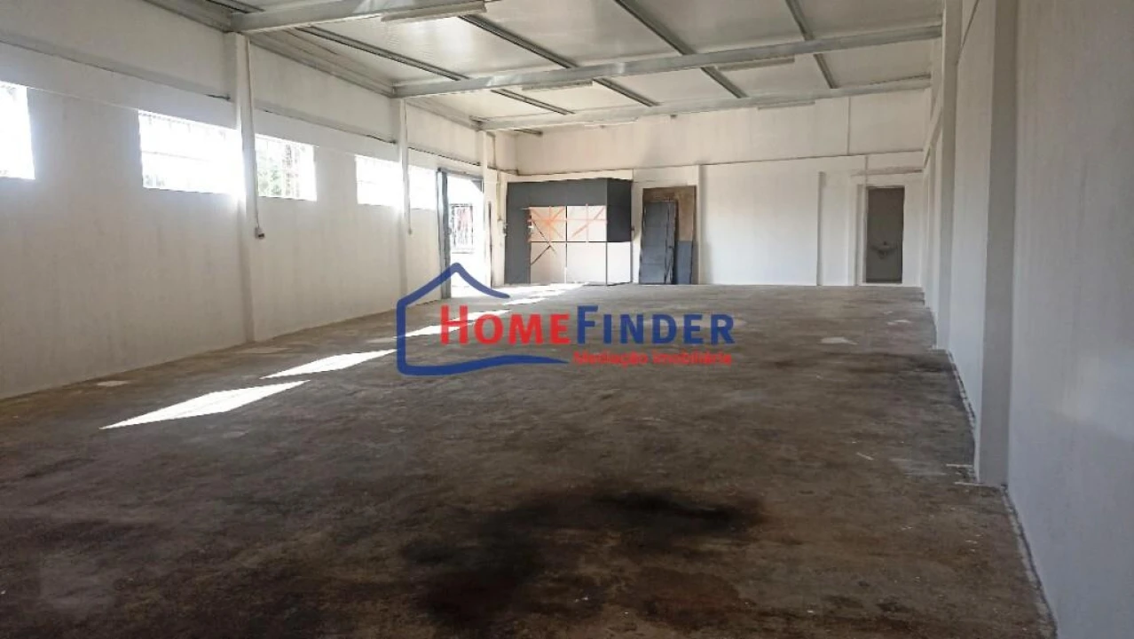 Loja para Venda em Arcozelo Foto 5