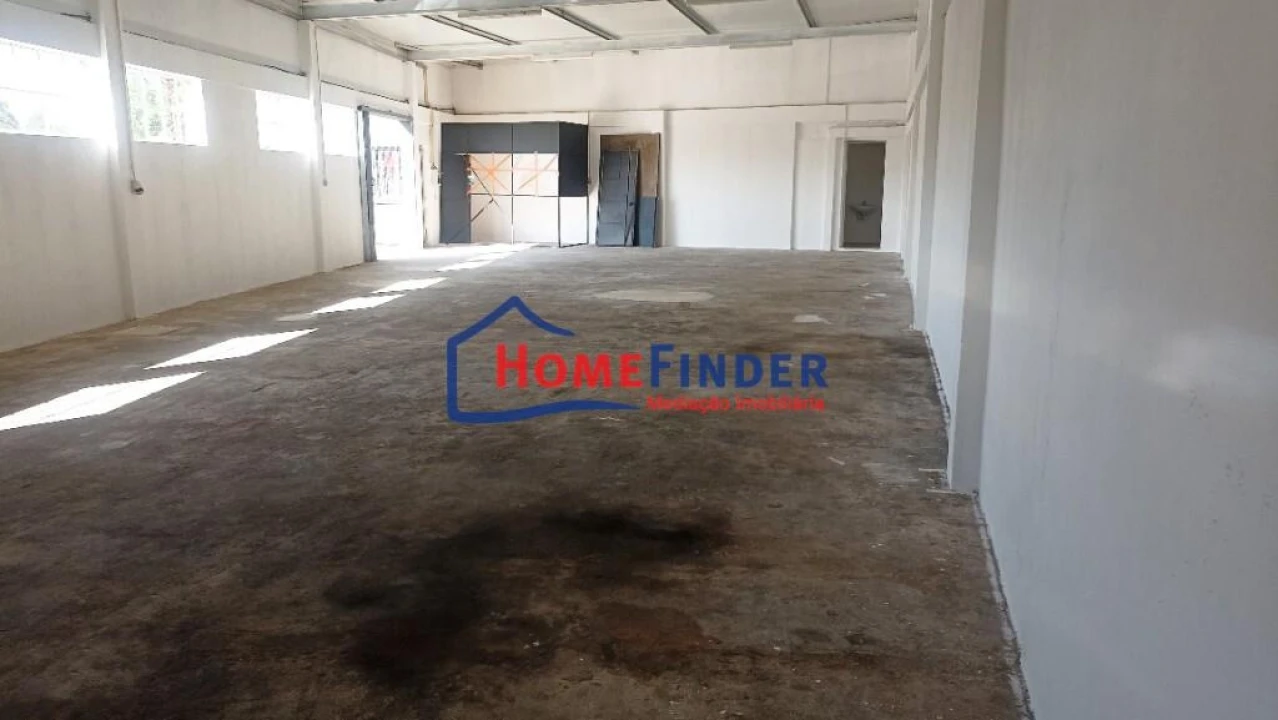 Loja para Venda em Arcozelo Foto 24