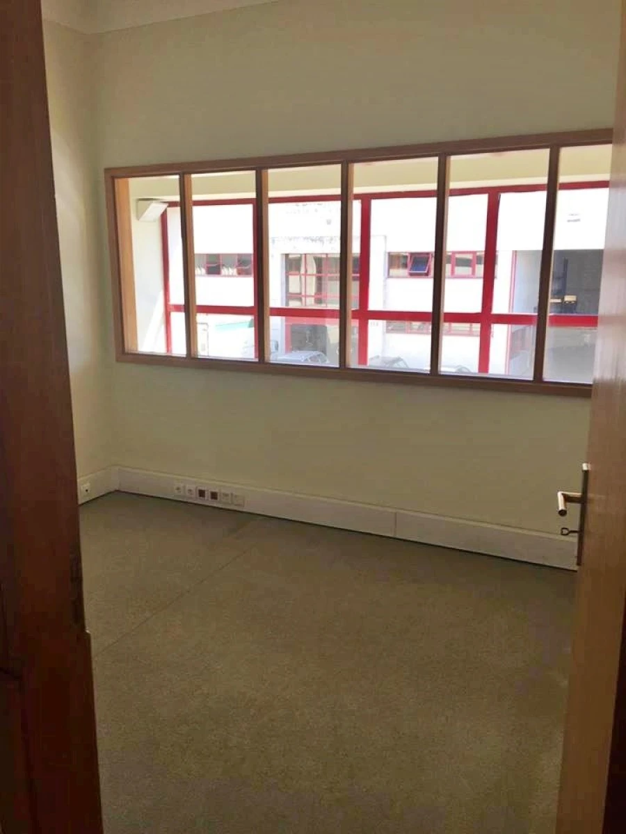 Armazém para Arrendamento em Moreira Foto 6