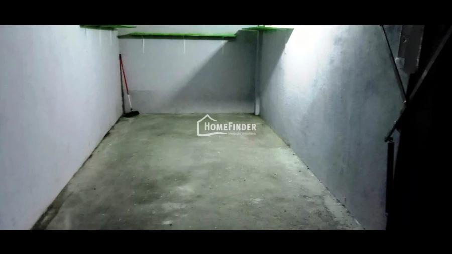 Garagem para Venda em Braga (São José de São Lázaro e São João do Souto)