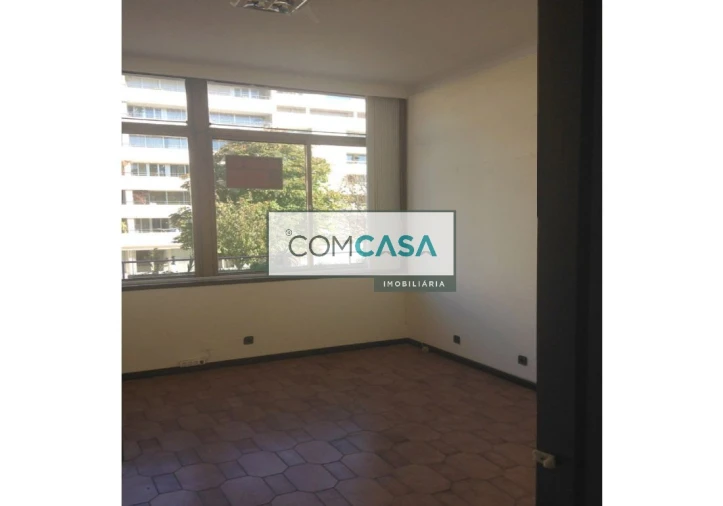 Loja para Arrendamento em Lordelo do Ouro e Massarelos Foto 3