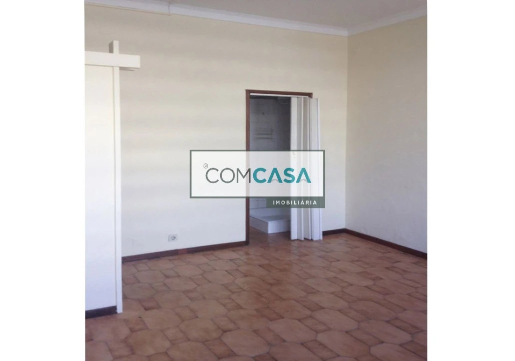 Loja para Arrendamento em Lordelo do Ouro e Massarelos Foto 5