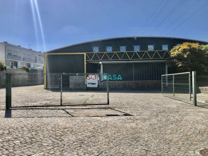 Loja para Venda em Gião Foto 3