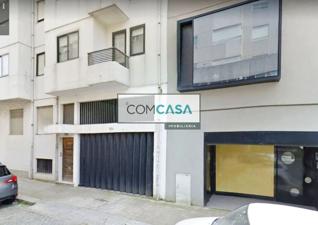 Garagem para Venda em Lordelo do Ouro e Massarelos Foto 2