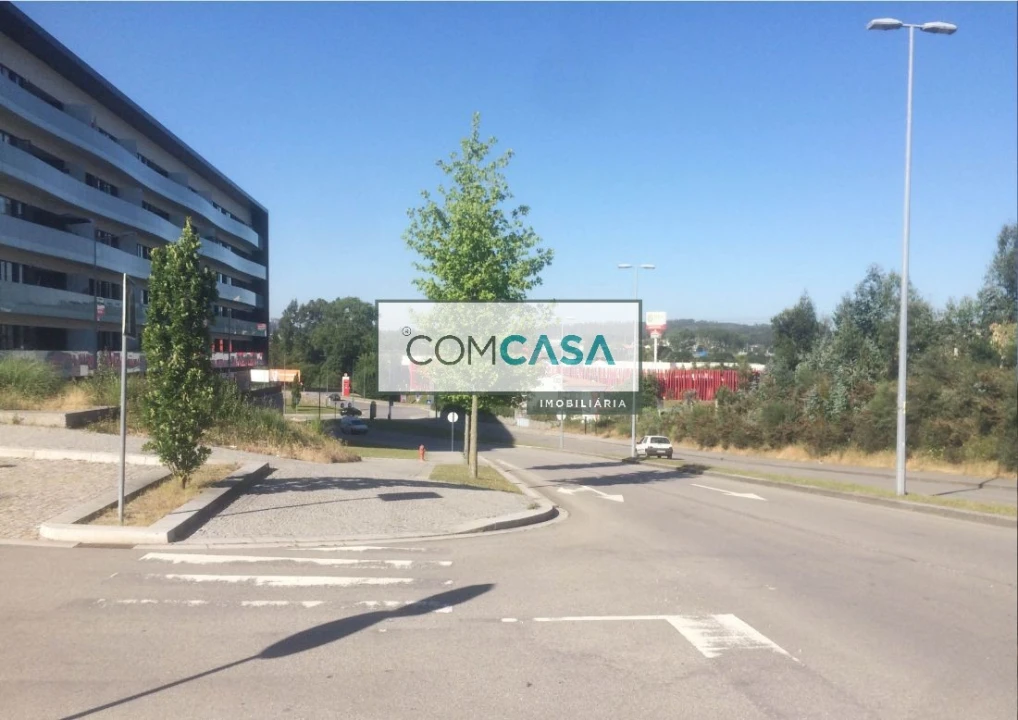 Terreno para Venda em Cidade da Maia Foto 7